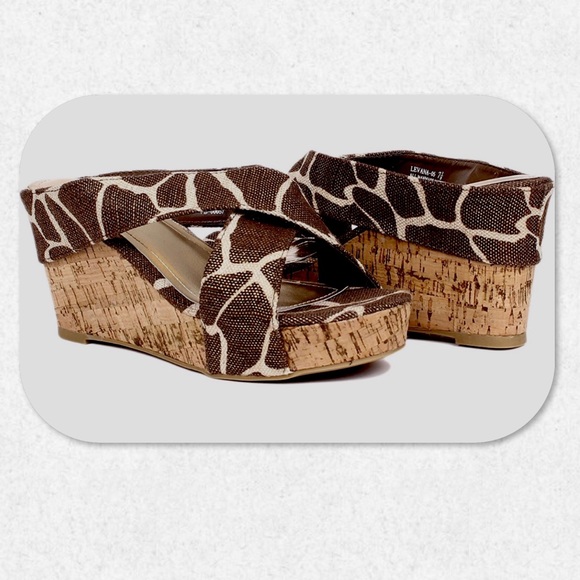 BAMBOO Shoes - Bamboo Levana Animal Print Platform Wedges
